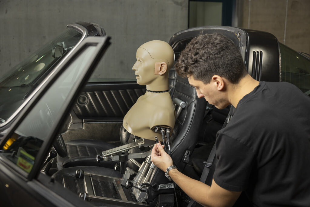 Nowość GRAS 45BD AutoKEMAR – realistyczna symulacja akustyki wnętrza pojazdu